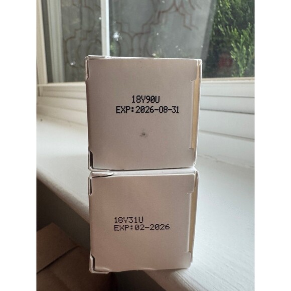 La Roche-Posay ANTHELIOS MINERAL SPF MOISTURIZER WITH HYALURONIC ACID - Picture 2 of 2